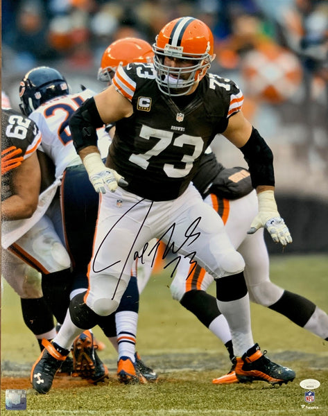 Cle Browns future Hall of Famer JOE THOMAS Signed 16x20 Photo #4 AUTO - JSA