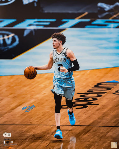 LAMELO BALL AUTOGRAPHED 16X20 PHOTO CHARLOTTE HORNETS BECKETT BAS QR 209478