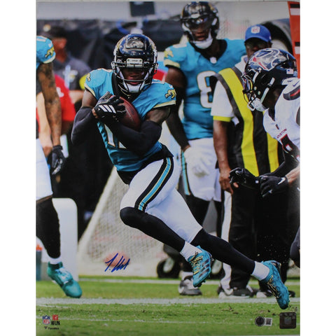 Travis Hunter Autographed Jacksonville Jaguars 16x20 Photo Beckett Witness 53356