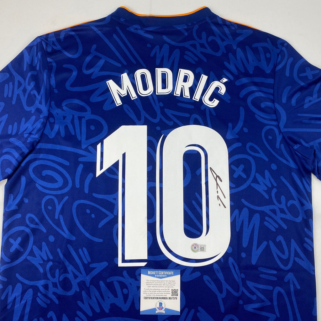 Autographed/Signed Luka Modric Real Madrid Blue Soccer Jersey Beckett ...