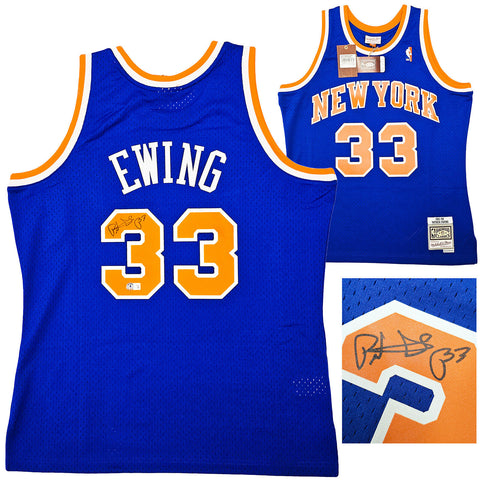 KNICKS PATRICK EWING AUTOGRAPHED BLUE M&N 1991-92 HWC JERSEY L BECKETT 214818