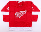 Luke Glendening Signed Red Wings Jersey (Beckett) Ex-Michigan Wolverine Forward