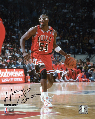 Horace Grant Signed Bulls Red Jersey Dribbling Action 8x10 Photo -(SCHWARTZ COA)