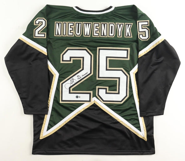 Joe Nieuwendyk Signed Dallas Stars Jersey Inscribed "Conn Smythe" (Beckett)