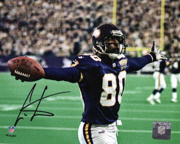 Cris Carter Signed Vikings Arms Out With Football 8x10 Photo - (SCHWARTZ COA)