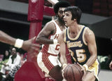 Gail Goodrich Signed Los Angeles Laker Photo Jersey (Beckett) 1972 NBA Champion