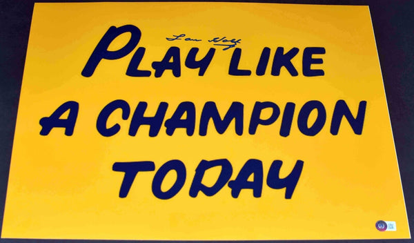 LOU HOLTZ SIGNED NOTRE DAME PLAY LIKE A CHAMPION TODAY SIGN 16X20 PHOTO BECKETT