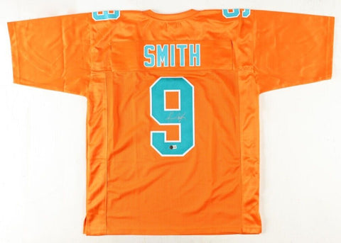 Jonnu Smith Signed Miami Dolphins Throwback Jersey (Beckett) 2017 Draft Pick FIU