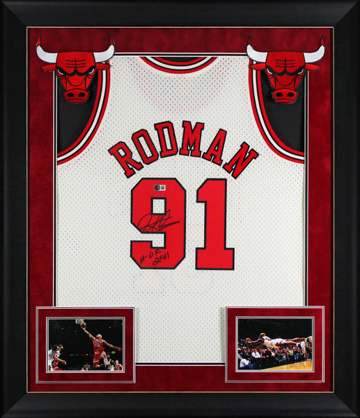 Bulls Dennis Rodman "HOF 2011" Signed Cream M&N HWC Swingman Framed Jersey BAS W