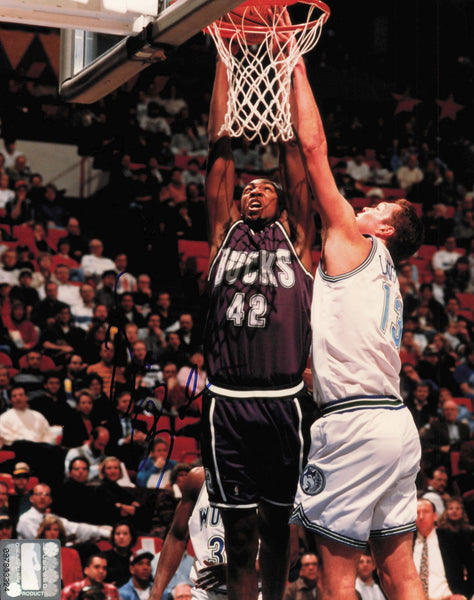 Vin Baker Autographed Signed 8x10 Photo Milwaukee Bucks SKU #246016