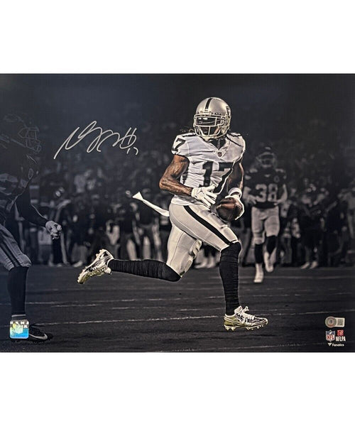 Davante Adams Autographed Las Vegas Raiders 16x20 Photo Beckett 40292