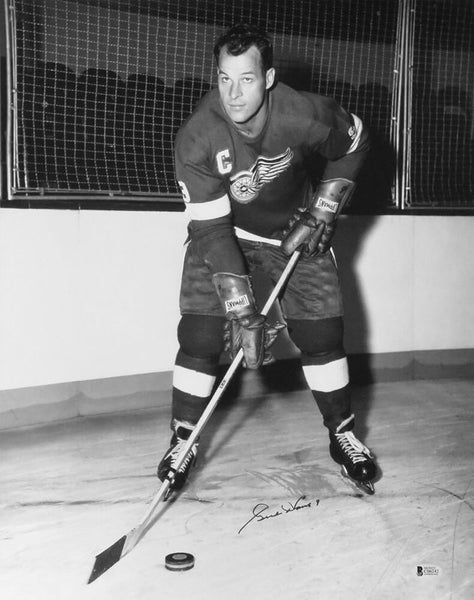 Gordie Howe Signed Red Wings B&W Stance 16x20 Photo - Beckett