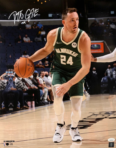 Milw Bucks 2021 NBA Champ PAT CONNAUGHTON Signed 16x20 Photo #2 AUTO - JSA