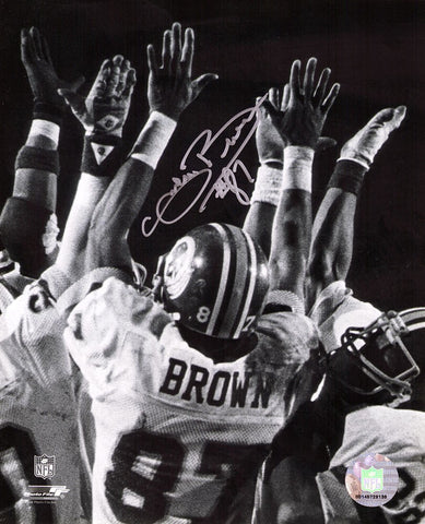 Charlie Brown Signed Washington Football Team Team High Five 8x10 Photo (SS COA)