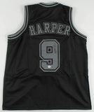 Ron Harper Signed Bulls Black Jersey (Beckett) 5xNBA Champ Los Angeles / Chicago