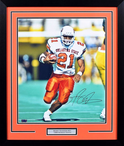 BARRY SANDERS AUTOGRAPHED OKLAHOMA STATE COWBOYS 16x20 FRAMED PHOTO COA
