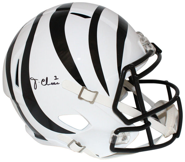 Ja'Marr Chase Signed Cincinnati Bengals White Alt F/S Helmet Becektt 41049