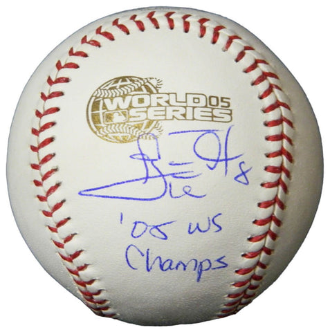 CARL EVERETT Signed Rawlings 2005 World Series Baseball w/05 WS Champs -SCHWARTZ