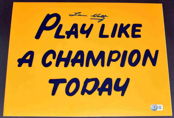 LOU HOLTZ SIGNED NOTRE DAME PLAY LIKE A CHAMPION TODAY SIGN 11X14 PHOTO BECKETT
