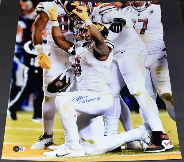 BRIAN ROBINSON JR SIGNED AUTOGRAPHED WASHINGTON COMMANDERS 16x20 PHOTO BECKETT