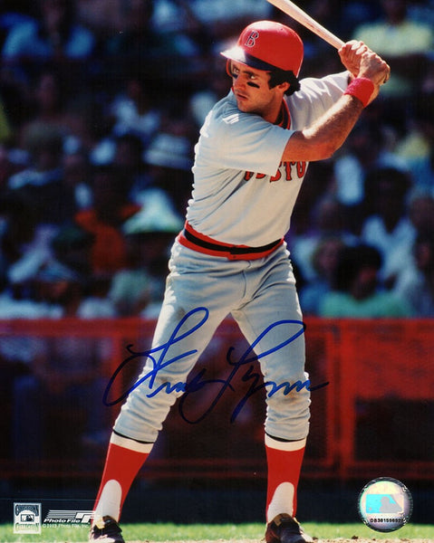 Fred Lynn Signed Boston Red Sox Batting 8x10 Photo - (SCHWARTZ SPORTS COA)