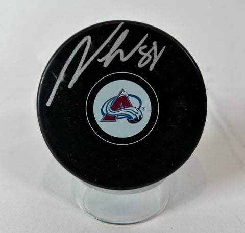 Martin Necas Autographed Colorado Avalanche Logo Puck (Fanatics COA)