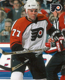 Adam Oates Signed Philadelphia Flyers Jersey (JSA COA) Hall of Fame 2012