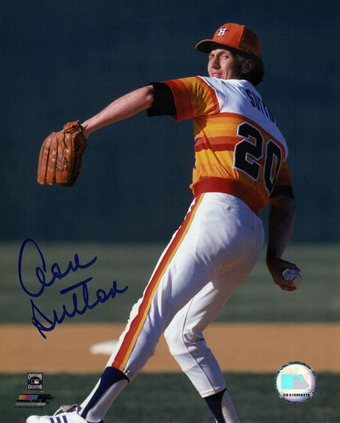 Don Sutton Signed Houston Astros Pitching 8x10 Photo - (SCHWARTZ COA)