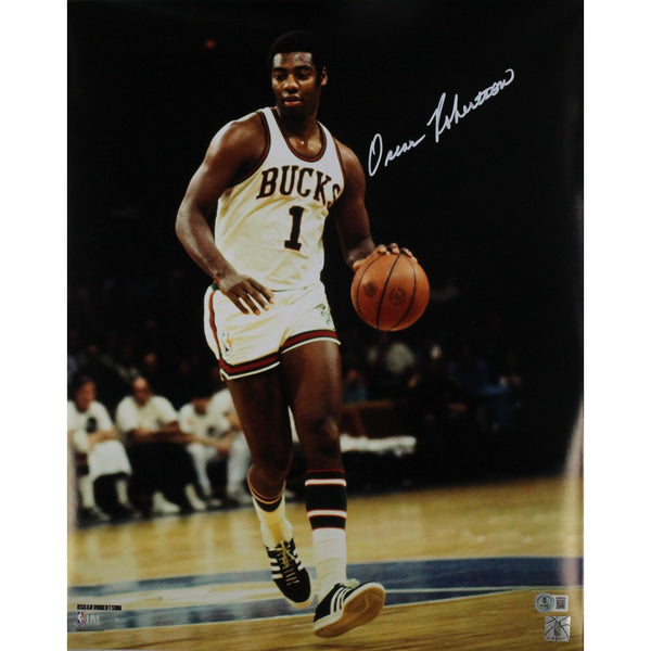 Oscar Robertson Autographed Milwaukee Bucks 16x20 Photo Beckett Witness 50330