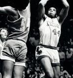 Adrian Dantley Signed Notre Dame Fighting Irish Jersey (Beckett) 6xAll Star Frwd