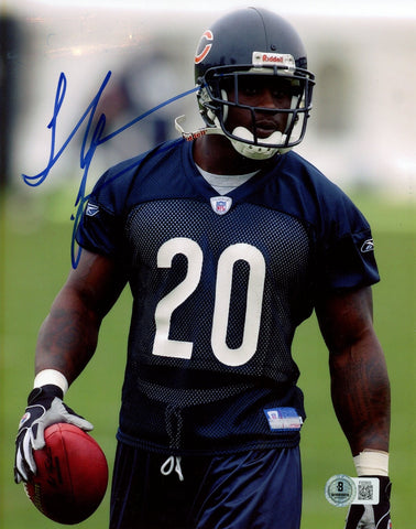 Thomas Jones Autographed/Signed Chicago Bears 8x10 Photo Beckett 57771