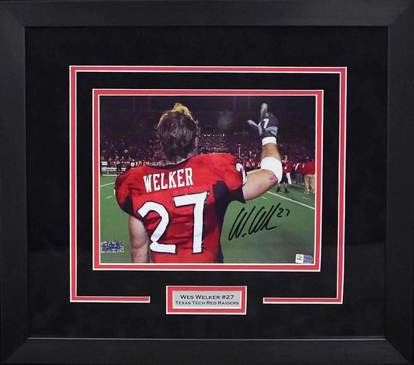 WES WELKER AUTOGRAPHED TEXAS TECH RED RAIDERS GUNS UP 8x10 FRAMED PHOTO FANATICS