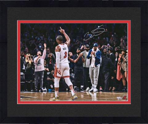 Framed Dwyane Wade Miami Heat Signed 16x20 Final Game Photo