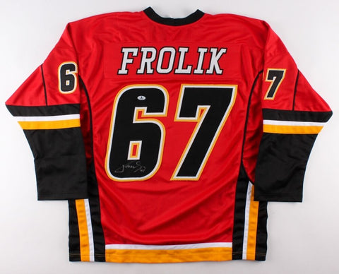 Michael Frolik Signed Flames Jersey (Beckett) Ex Blackhawks Stanley Cup Winner
