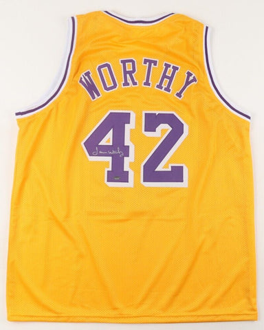 James Worthy Signed Los Angeles Lakers Home Jersey (Schwartz COA) 3xNBA Champion