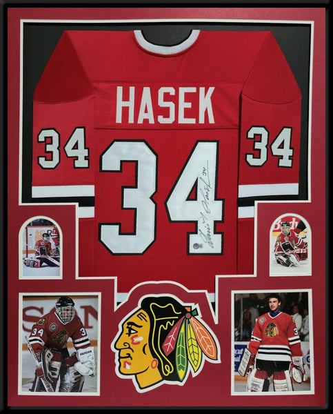 FRAMED CHICAGO BLACKHAWKS DOMINIK HASEK AUTOGRAPHED JERSEY BECKETT HOLO