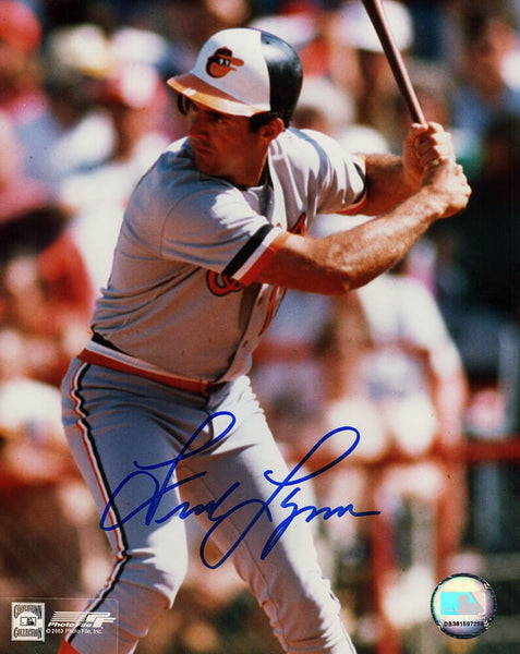 Fred Lynn Signed Baltimore Orioles Batting 8x10 Photo - (SCHWARTZ SPORTS COA)