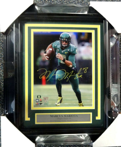 MARCUS MARIOTA AUTOGRAPHED FRAMED 8X10 PHOTO OREGON DUCKS MM HOLO STOCK #89821