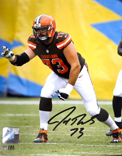 Cleveland Browns Hall of Famer JOE THOMAS Signed 8X10 Photo #7 AUTO - WI Badgers