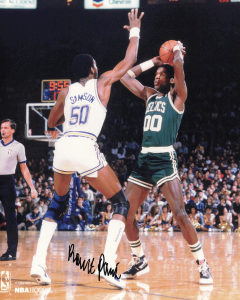 Robert Parish Autographed Signed 8x10 Photo Boston Celtics SKU #244778