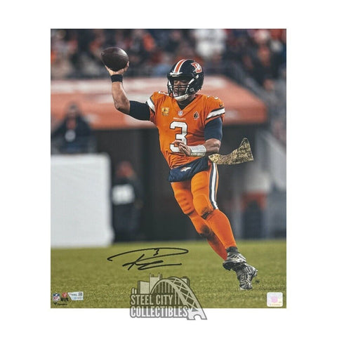 Russell Wilson Autographed Denver 16x20 Football Photo - Fanatics (Throwing)