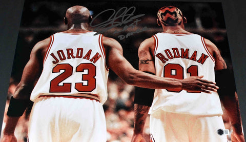 DENNIS RODMAN SIGNED CHICAGO BULLS MICHAEL JORDAN 16x20 PHOTO W/ LAST DANCE