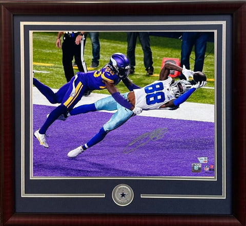 Ceedee Lamb Dallas Cowboys TD Catch Signed 16x20 Photo Framed Auto Fanatics COA
