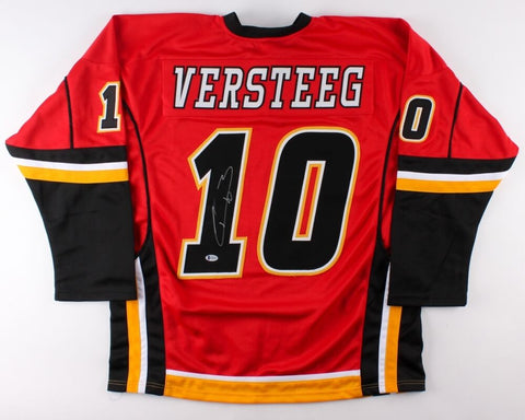 Kris Versteeg Signed Calgary Flames Jersey (Beckett) Playing career 2006-present