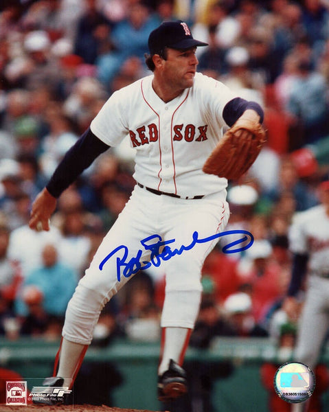 Bob Stanley Signed Boston Red Sox Pitching 8x10 Photo - (SCHWARTZ COA)