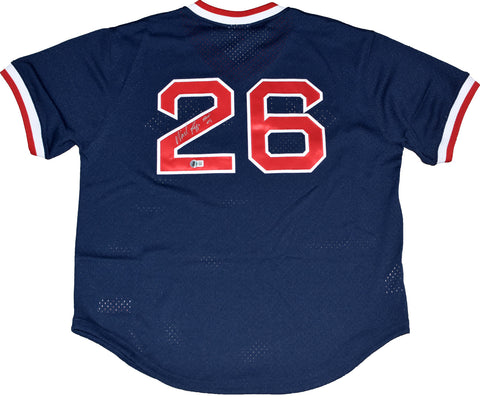 WADE BOGGS SIGNED BOSTON RED SOX #26 MITCHELL & NESS JERSEY W/ HOF 05