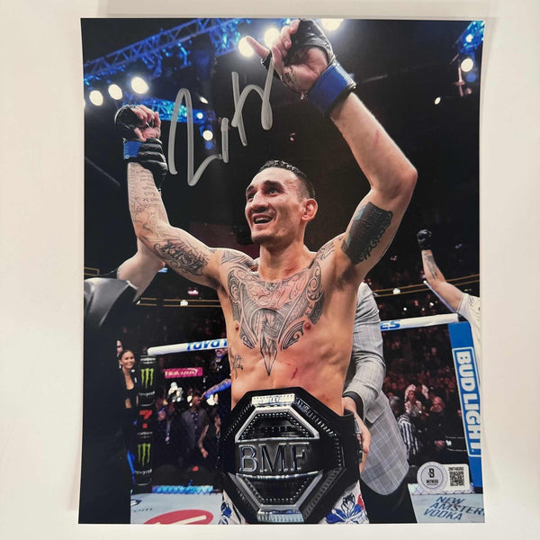 Autographed/Signed Max Holloway UFC MMA Black Fighting 8x10 Photo Beckett COA