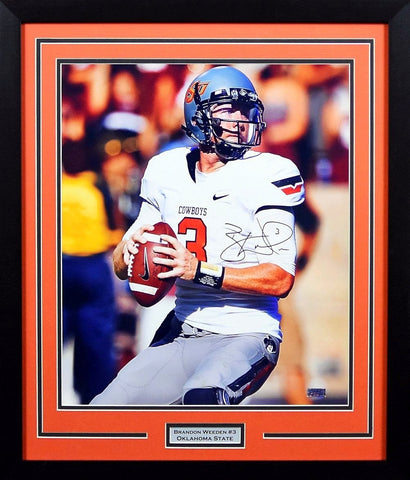 BRANDON WEEDEN SIGNED OKLAHOMA STATE COWBOYS 16x20 FRAMED PHOTO COA