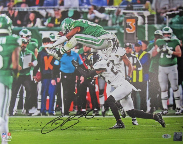Saquon Barkley Philadelphia Eagles Autographed 16x20 Photo PSA/DNA 203746
