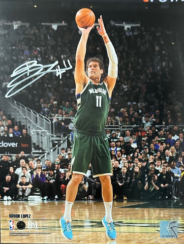 MIlw. Bucks 2021 NBA Champion BROOK LOPEZ Signed 8x10 Photo #2 AUTO